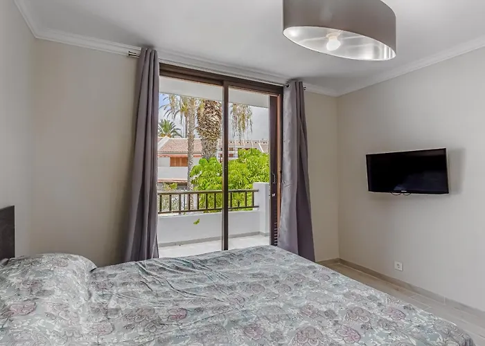 Apartment in Las Amerikas first line